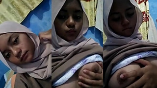 Bocil Hijab Cantik Pamer Toket